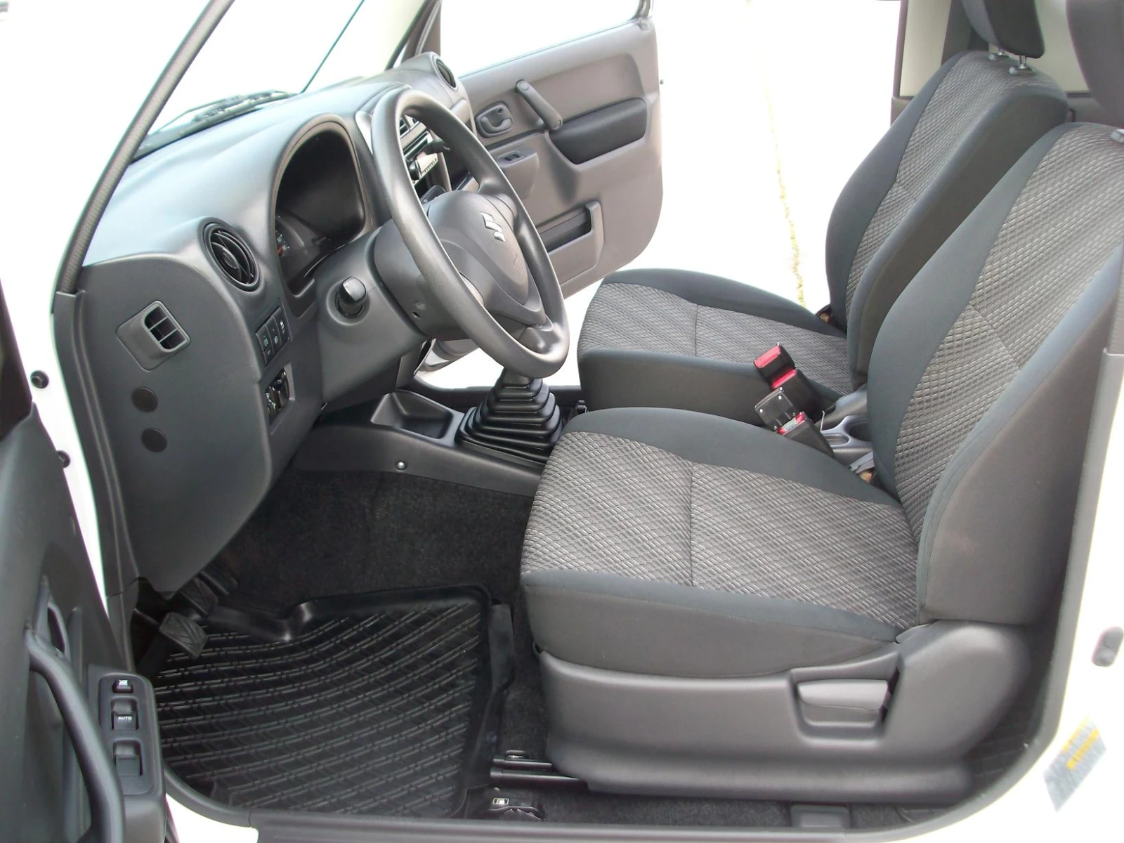 Suzuki Jimny 1.3i* 36 000 km* 4x4* Klimatik* KATO OT MAGAZINA ! | Mobile.bg   8