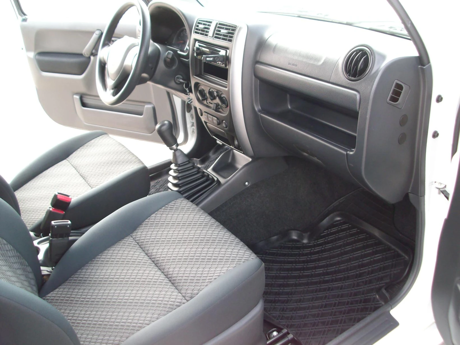 Suzuki Jimny 1.3i* 36 000 km* 4x4* Klimatik* KATO OT MAGAZINA ! | Mobile.bg   11