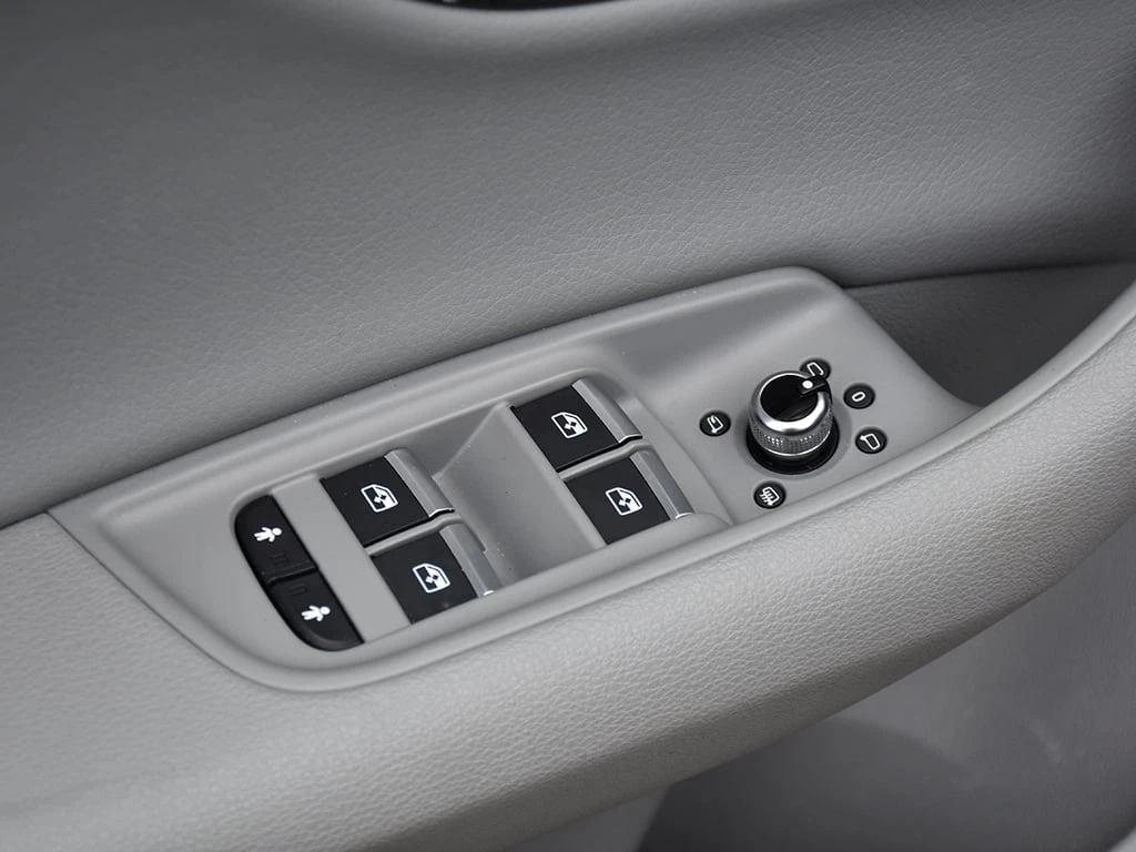 Audi Q7 * Progressiv 55 TFSI quattro * CARFAX * ���� �� �� | Mobile.bg � ����������� 12