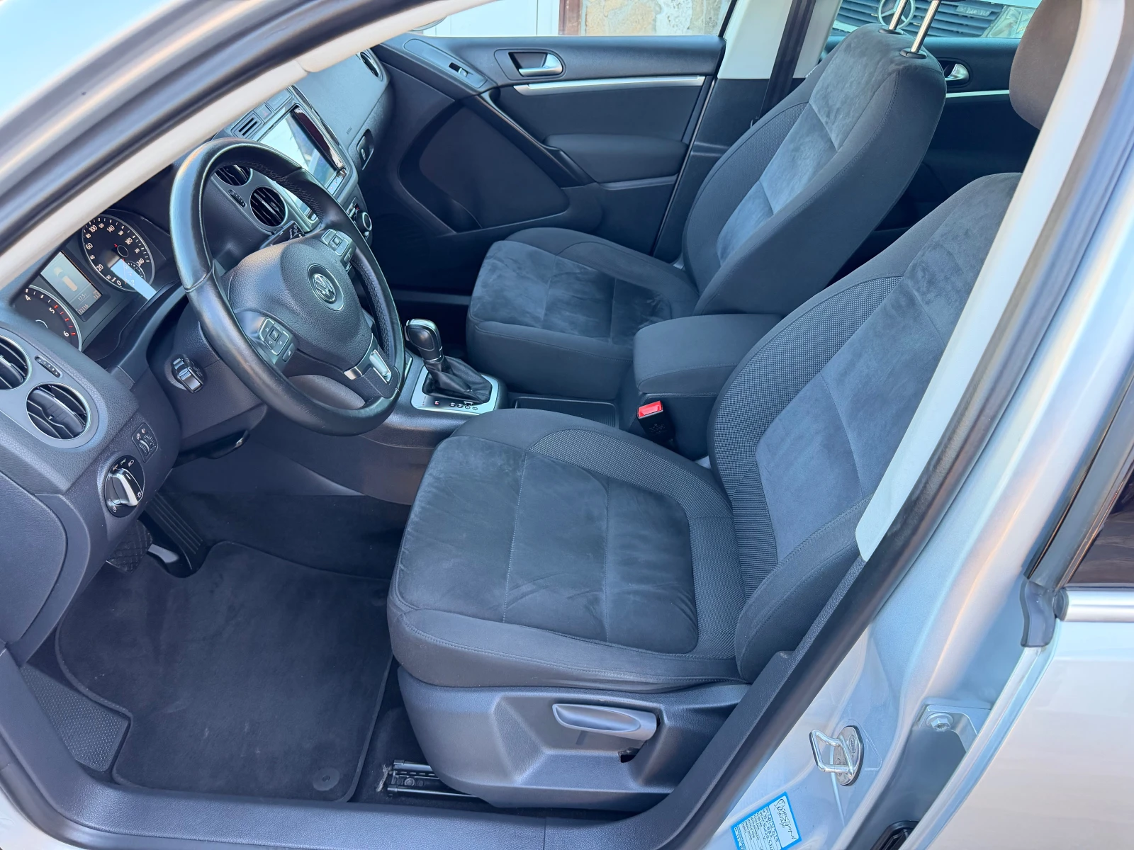 VW Tiguan 2.0TDI* NAVI* 100%km* KAMERA* LIZING, снимка 5 - Автомобили и джипове - 54146818