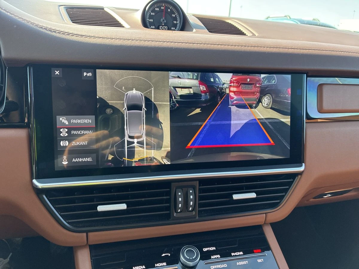 Porsche Cayenne Matrix* 360* Bose* Pano* Carplay* Обдух, снимка 9 - Автомобили и джипове - 54528458