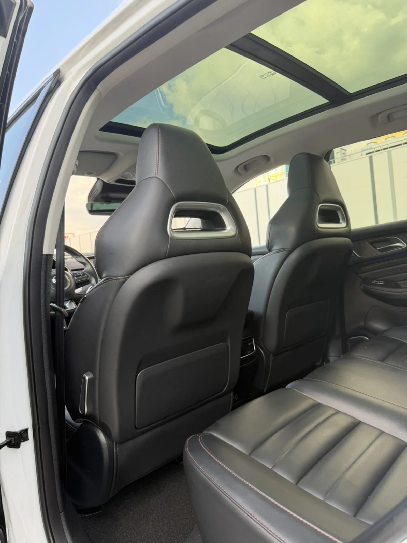 Kia Sportage MG EHS Plug In Hybrid 37000km, снимка 12 - Автомобили и джипове - 54817222