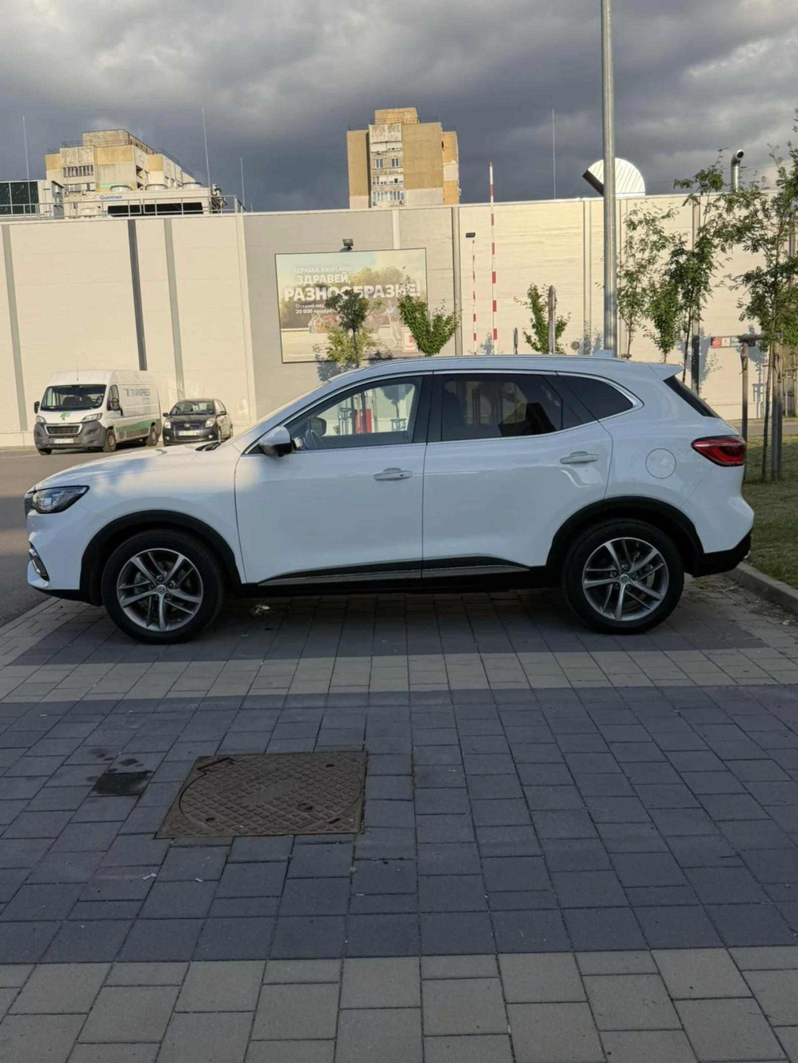 Kia Sportage MG EHS Plug In Hybrid 37000km, снимка 6 - Автомобили и джипове - 54817222