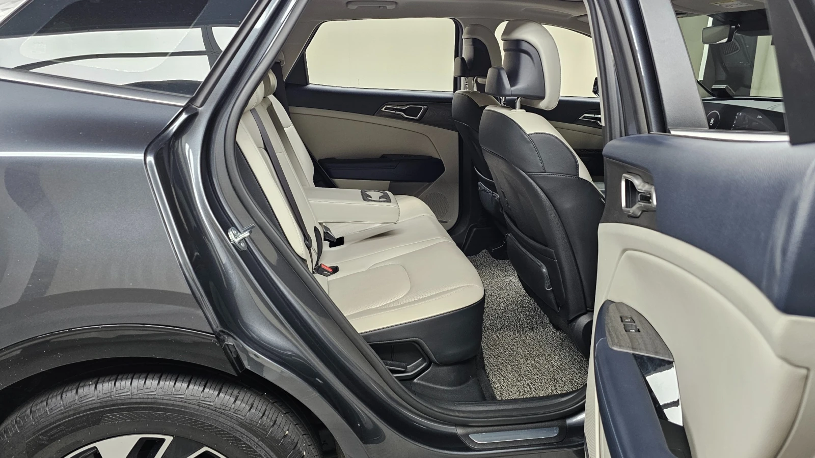 Kia Sportage 1.6 T-GDI Hybrid Signature 4WD, снимка 10 - Автомобили и джипове - 55610932