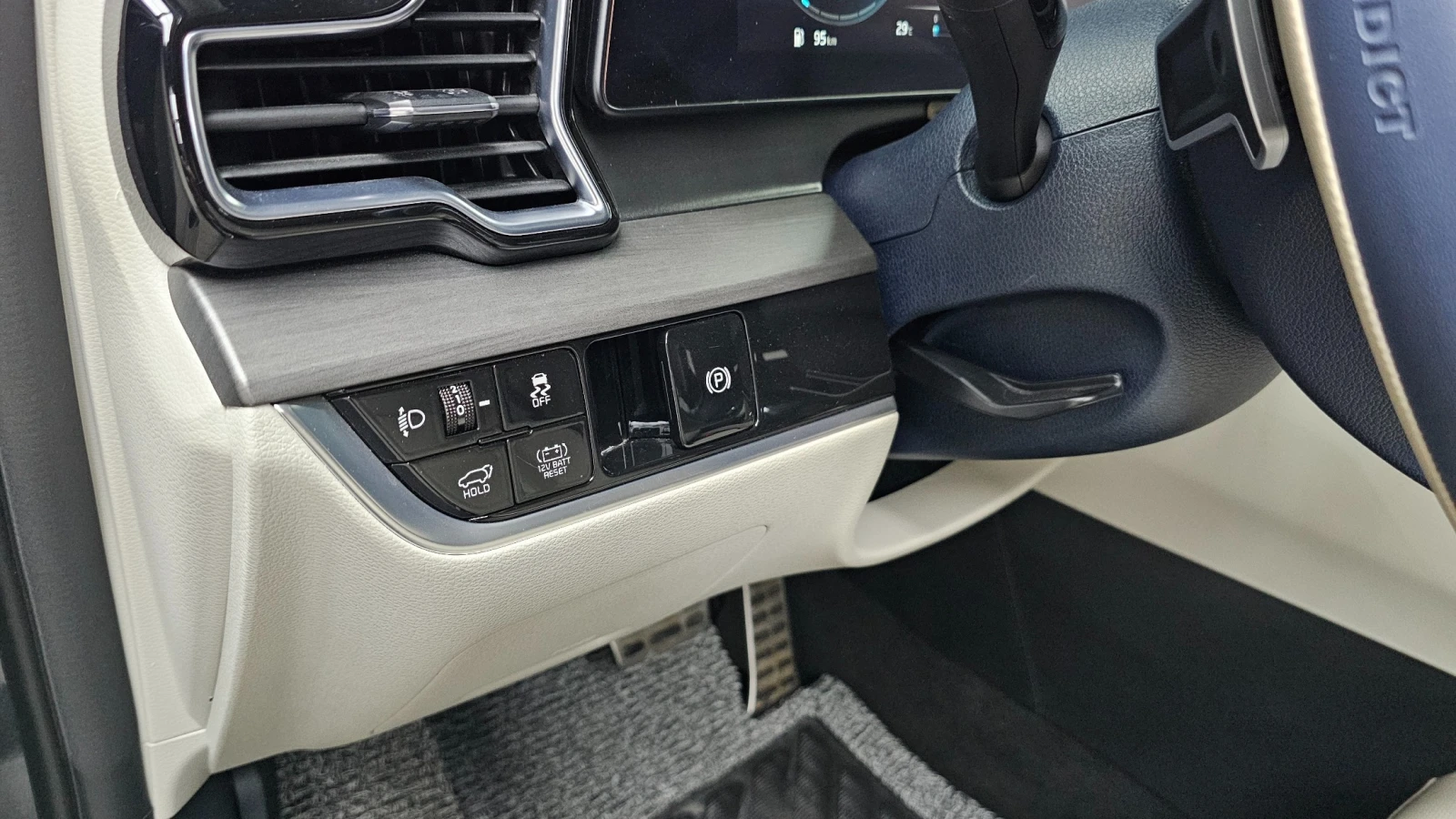 Kia Sportage 1.6 T-GDI Hybrid Signature 4WD, снимка 16 - Автомобили и джипове - 55610932