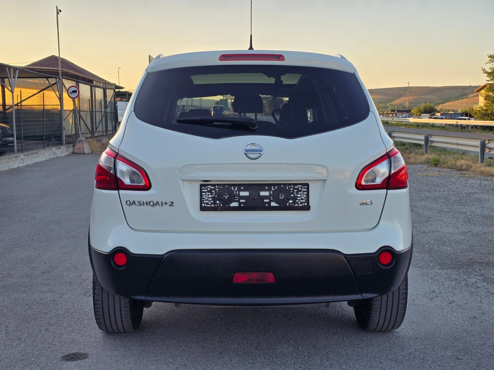 Nissan Qashqai + 2 1.6 DCI / 4x4 / N-TEC / FULL, снимка 5 - Автомобили и джипове - 55679410