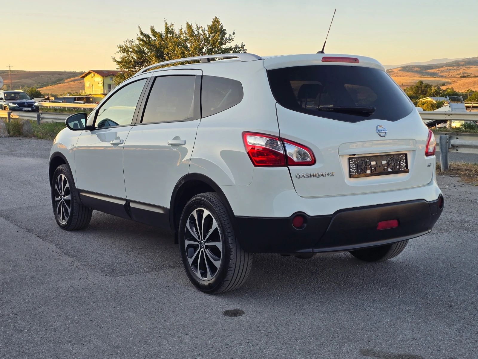 Nissan Qashqai + 2 1.6 DCI / 4x4 / N-TEC / FULL, снимка 6 - Автомобили и джипове - 55679410