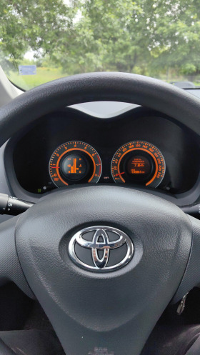 Toyota Auris 1.33, снимка 7 - Автомобили и джипове - 45781671