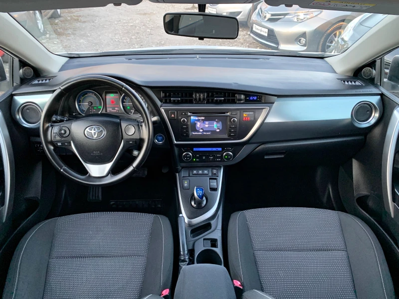 Toyota Auris 1.8i HYBRID, снимка 9 - Автомобили и джипове - 47721185