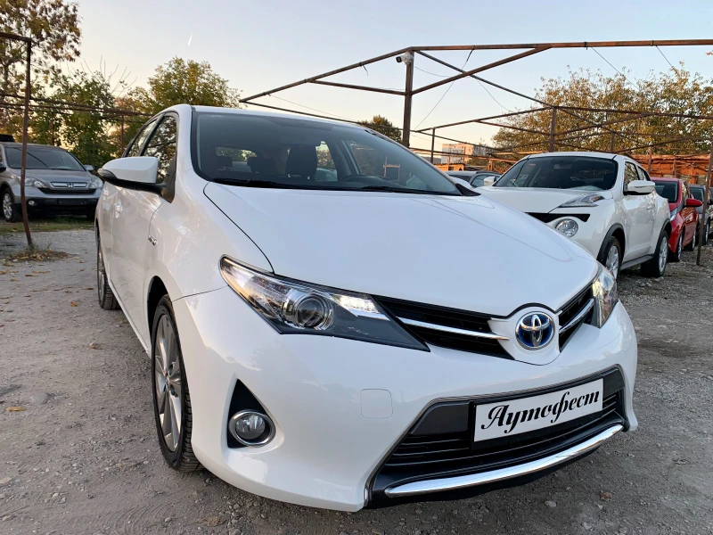 Toyota Auris 1.8i HYBRID, снимка 2 - Автомобили и джипове - 47721185