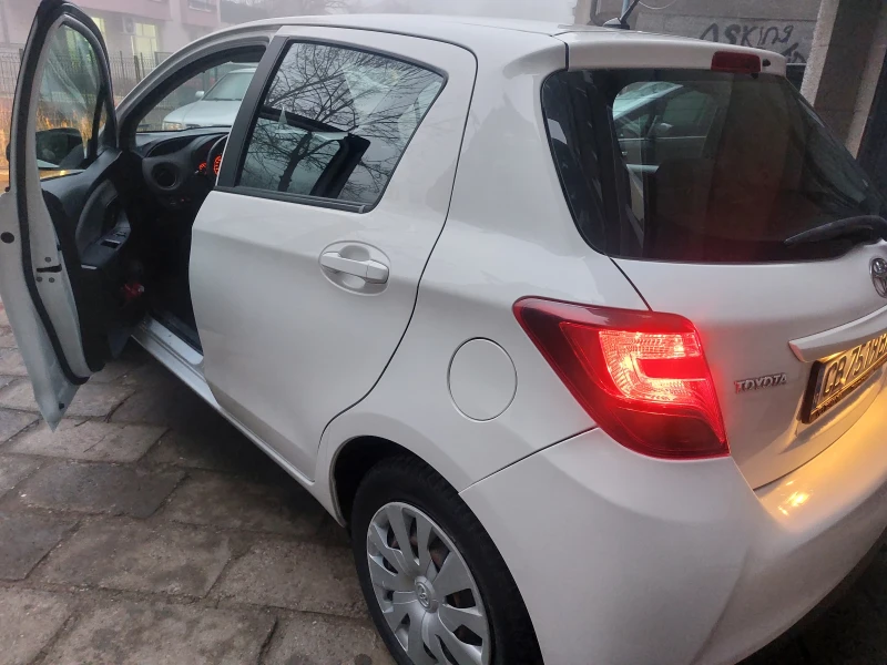 Toyota Yaris, снимка 9 - Автомобили и джипове - 48874155