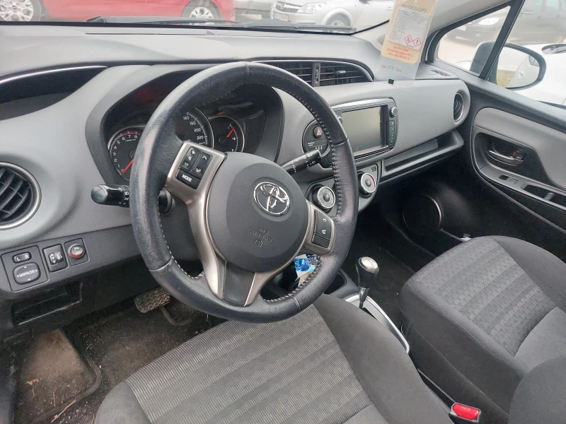 Toyota Yaris, снимка 7 - Автомобили и джипове - 48874155