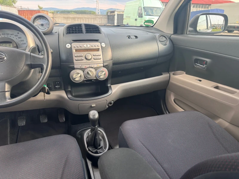 Daihatsu Sirion 4x4, снимка 9 - Автомобили и джипове - 50908542