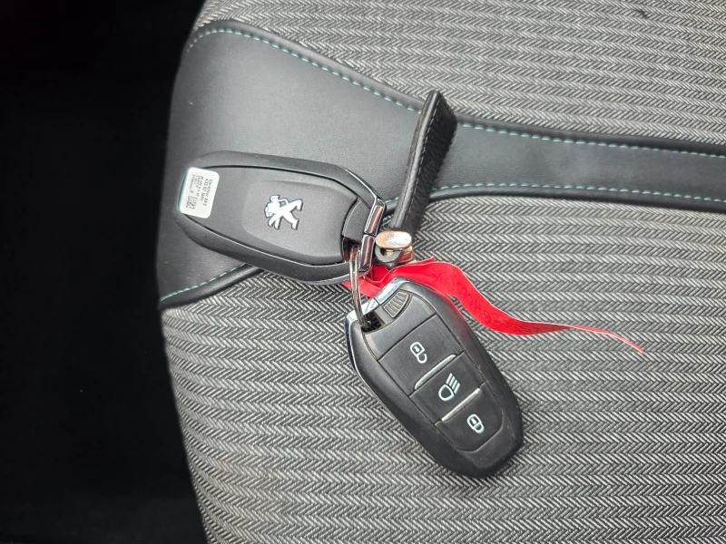 Peugeot 3008 FACELIFT * 8EAT , снимка 10 - Автомобили и джипове - 51850640