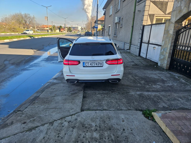 Mercedes-Benz E 220, снимка 8 - Автомобили и джипове - 52675353