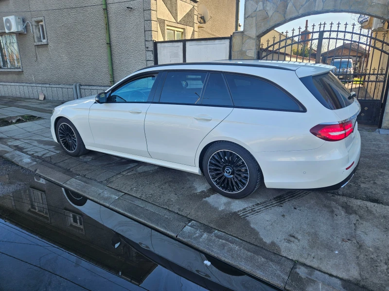 Mercedes-Benz E 220, снимка 4 - Автомобили и джипове - 52675353
