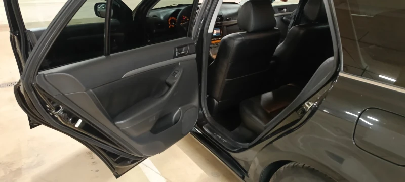 Toyota Avensis, снимка 4 - Автомобили и джипове - 53182049