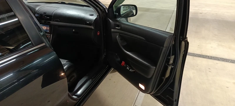 Toyota Avensis, снимка 9 - Автомобили и джипове - 53182049