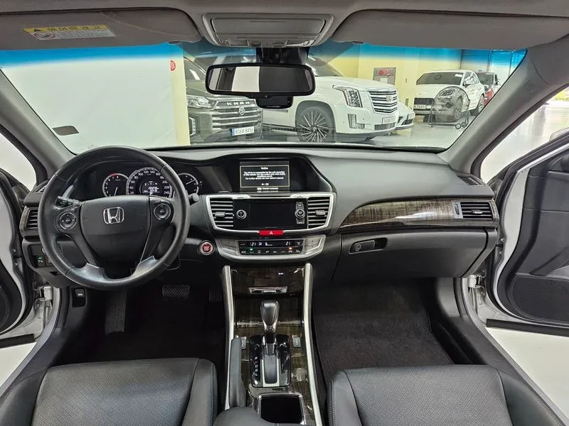 Honda Accord 2.4 9Th Gen , снимка 7 - Автомобили и джипове - 55715354
