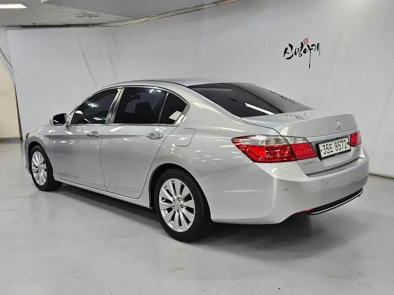Honda Accord 2.4 9Th Gen , снимка 6 - Автомобили и джипове - 55715354