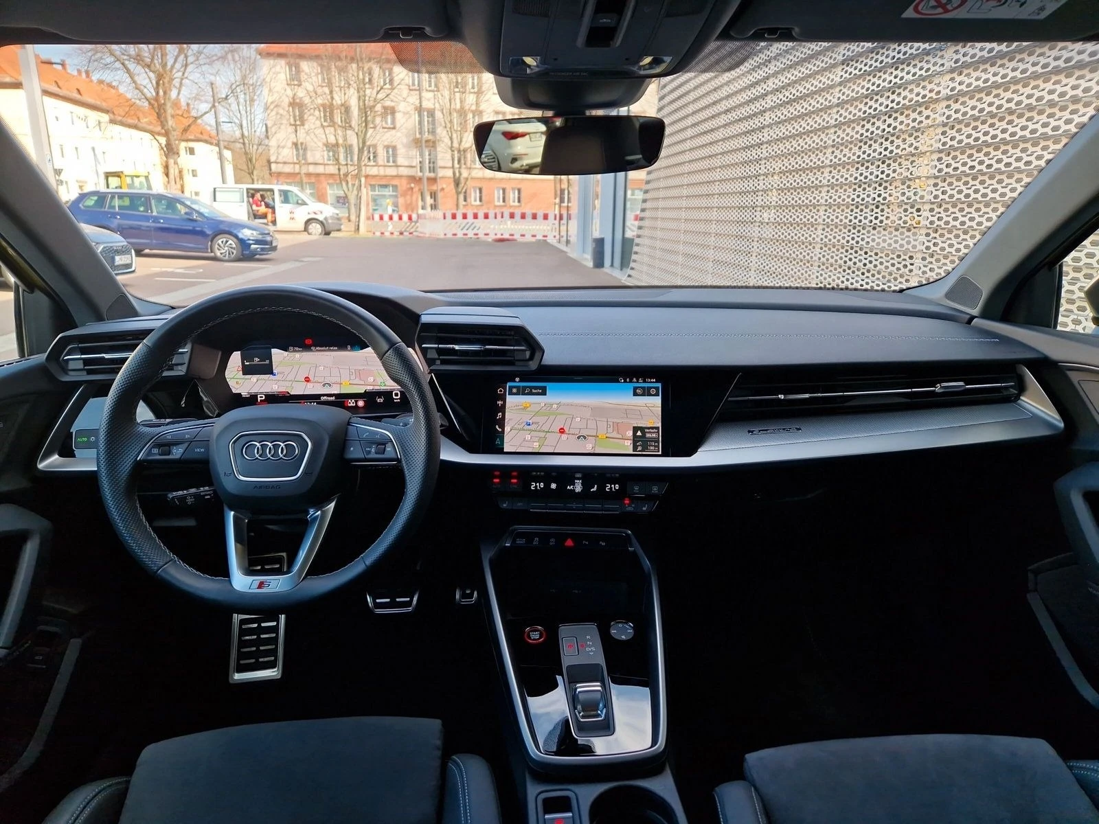 Audi S3 Sedan = Black Optic= Panorama Гаранция - изображение 10