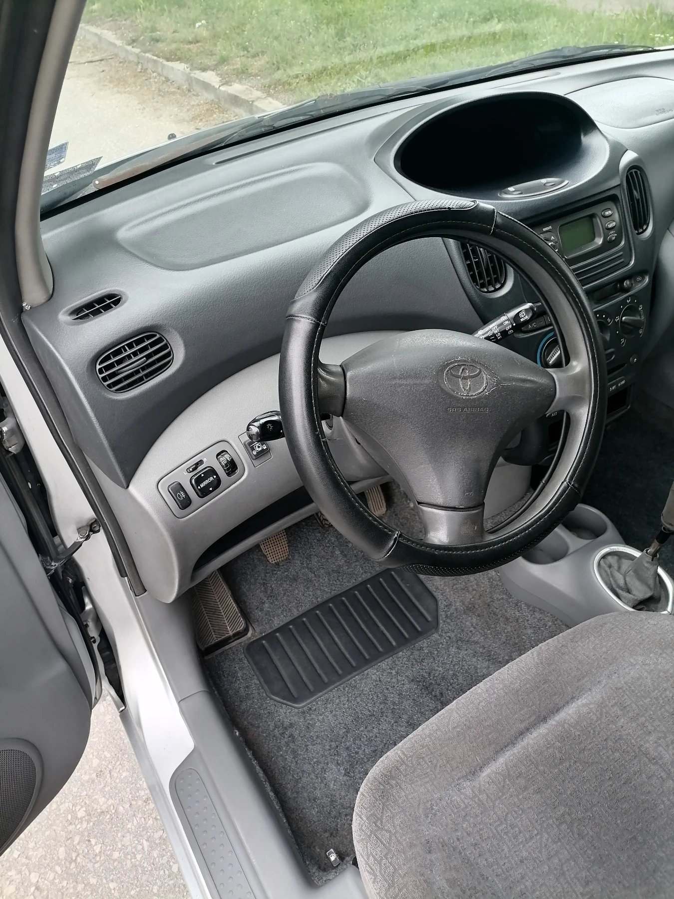 Toyota Yaris verso Бензин-газ - изображение 10