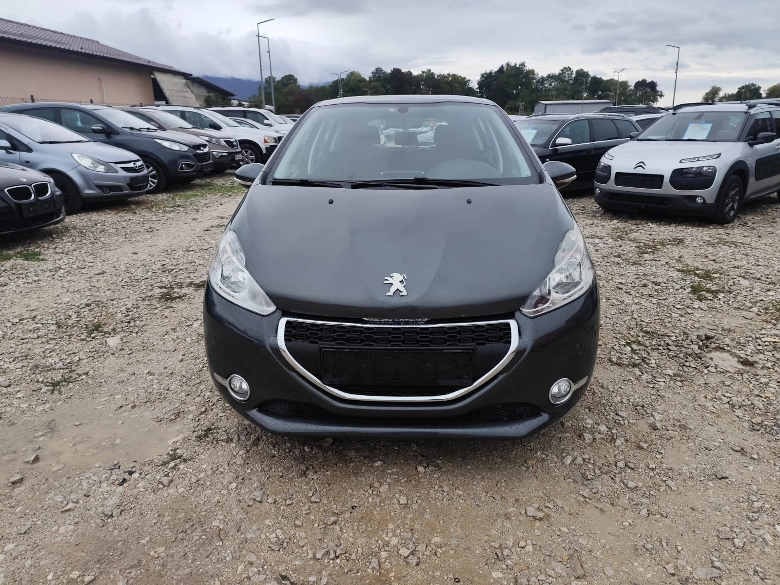 Peugeot 208 1.4 бензин Газ Италия - изображение 2