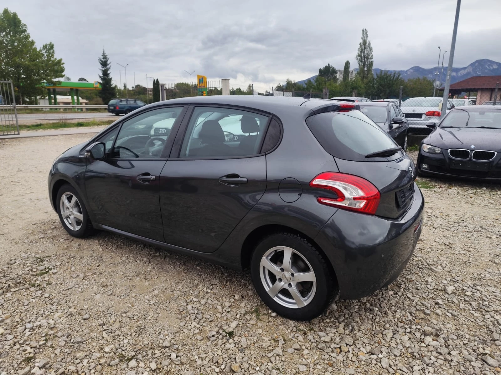 Peugeot 208 1.4 бензин Газ Италия - изображение 7