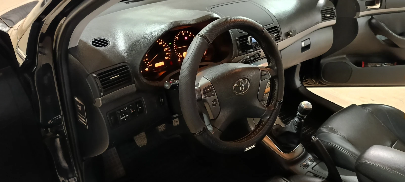 Toyota Avensis  - изображение 7