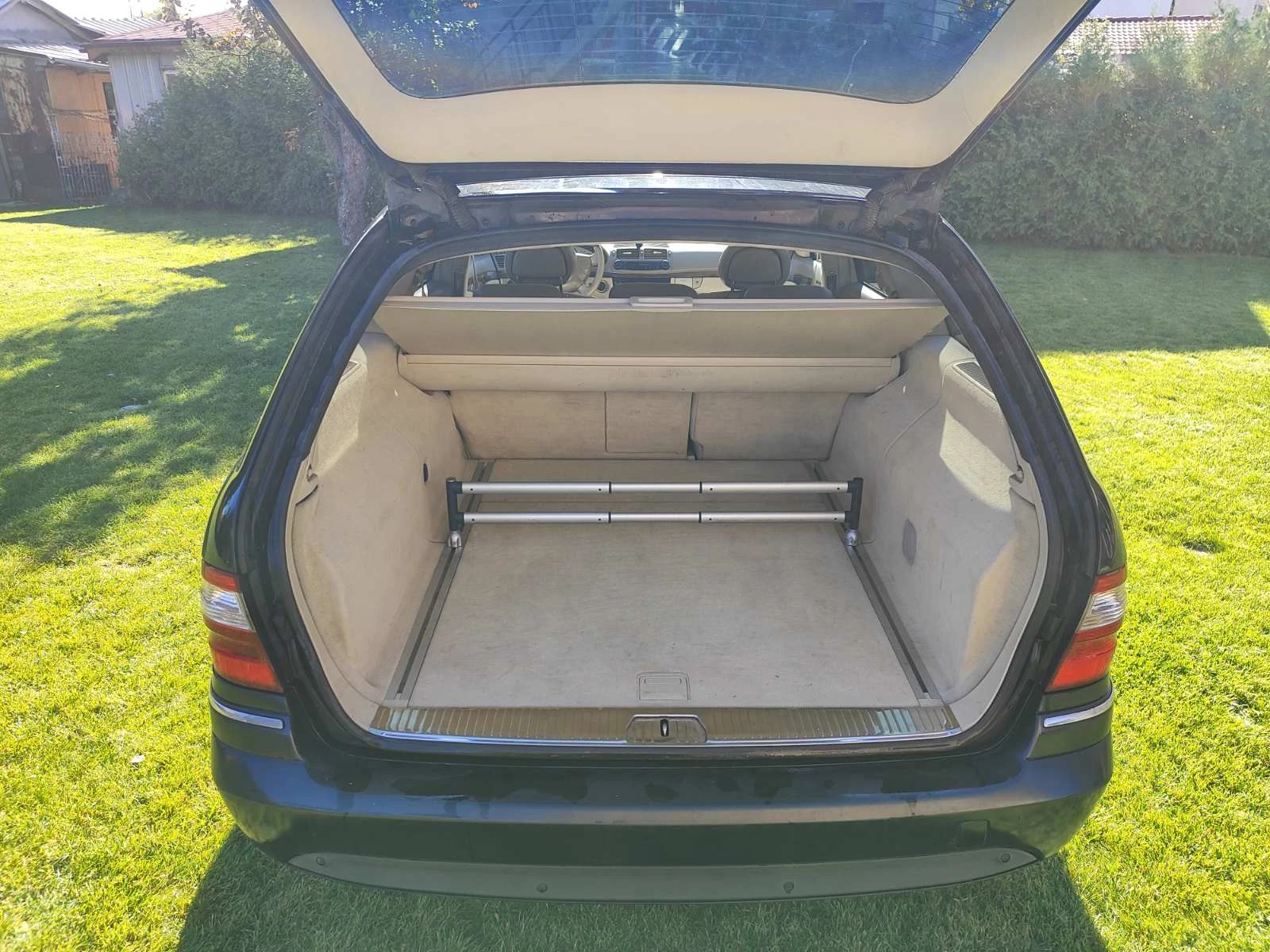 Mercedes-Benz E 320 CDI AMG, снимка 10 - Автомобили и джипове - 53591657