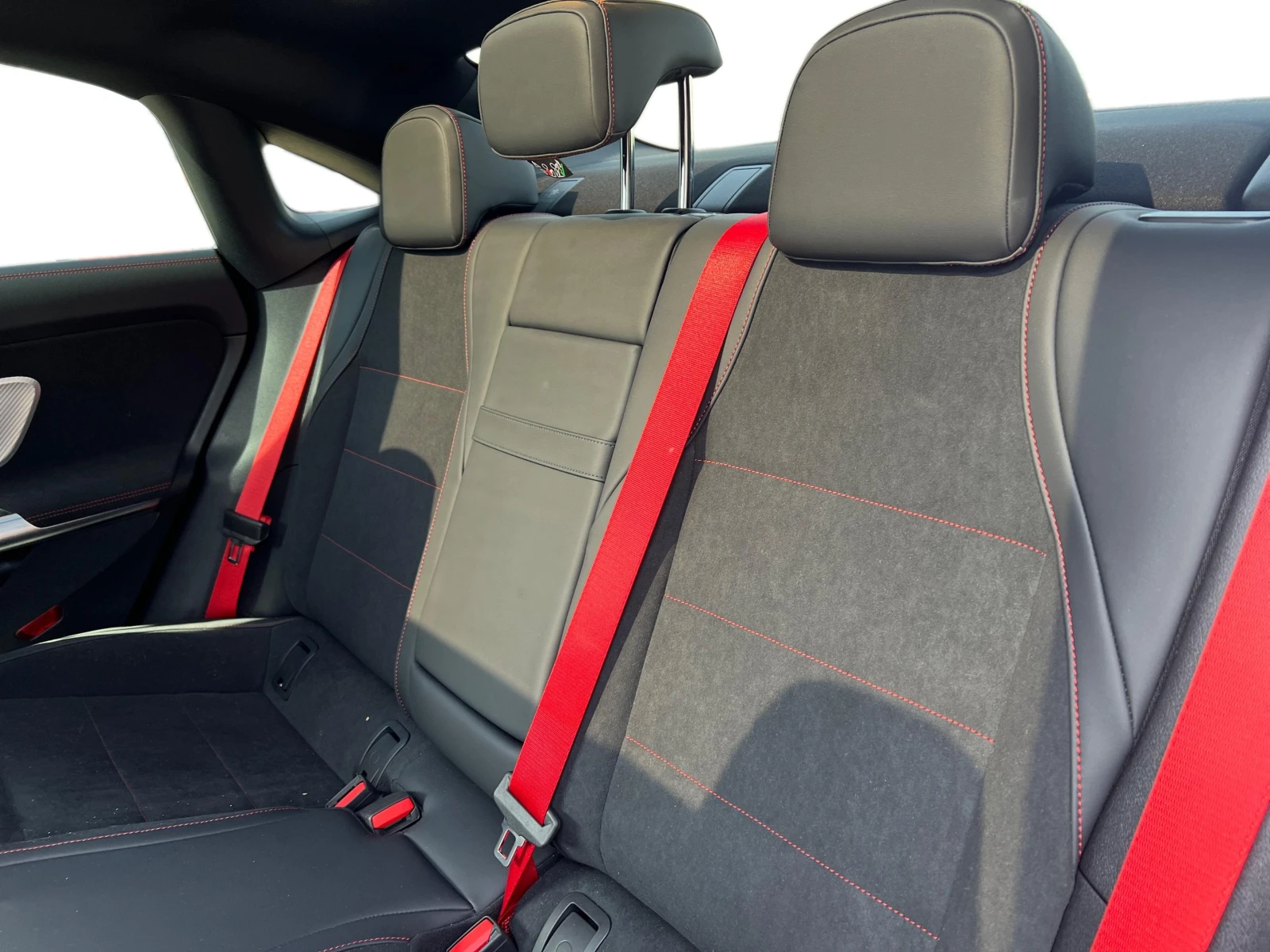 Mercedes-Benz CLA 220 4MATIC, снимка 12 - Автомобили и джипове - 53647209