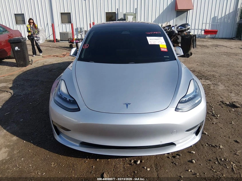 Tesla Model 3 Long Range/Mid Range, снимка 12 - Автомобили и джипове - 54419112