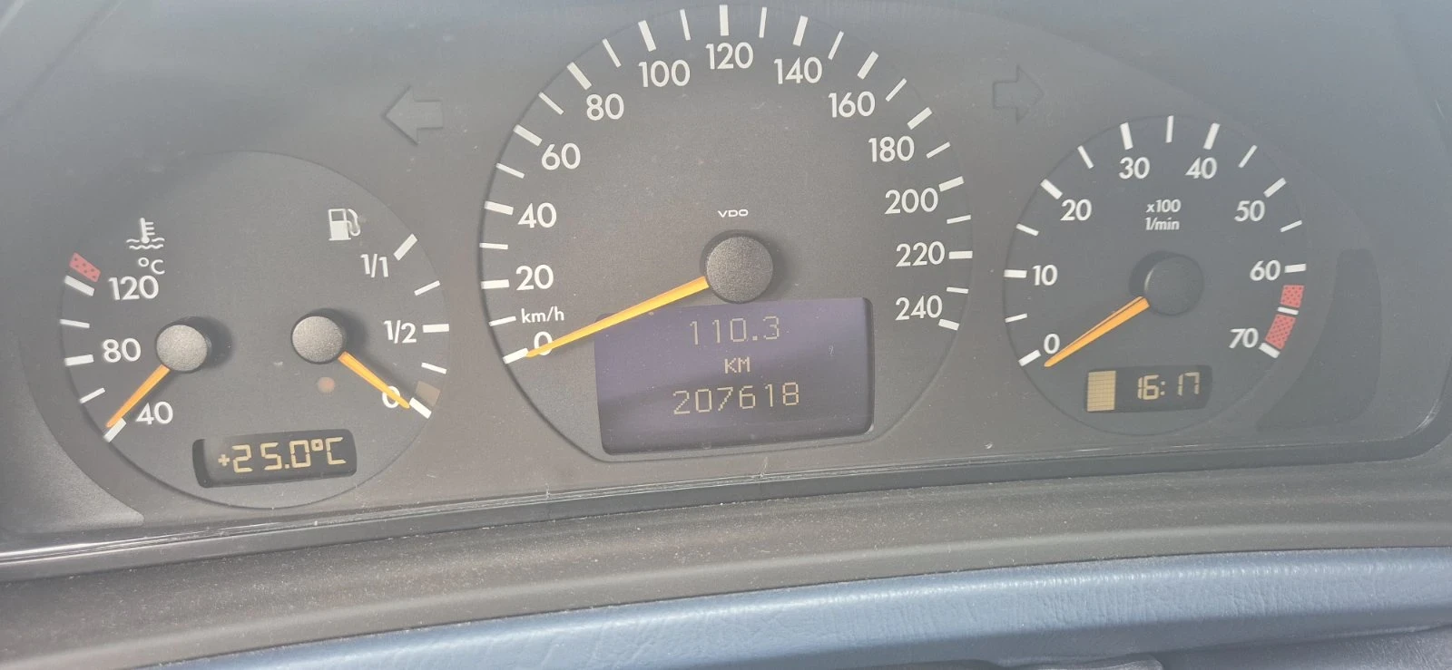 Mercedes-Benz CLK, снимка 7 - Автомобили и джипове - 54792659