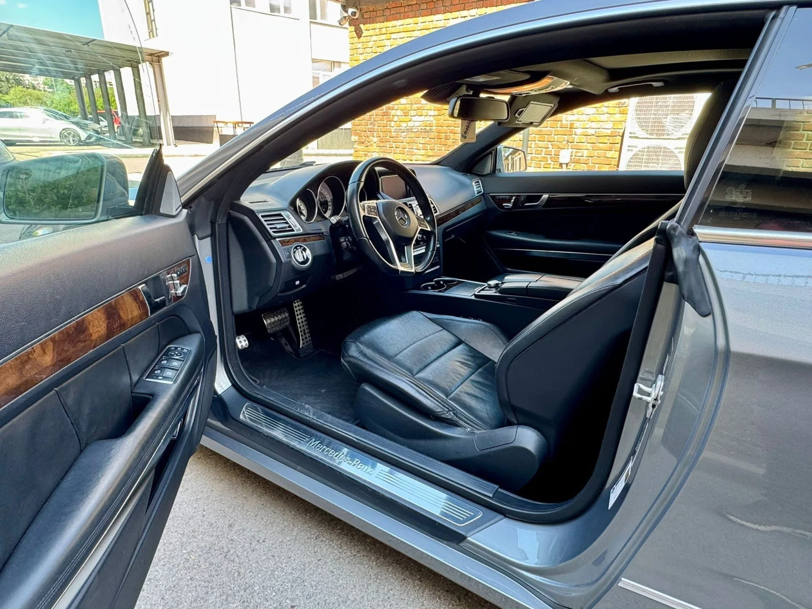 Mercedes-Benz E 400, снимка 6 - Автомобили и джипове - 55190392
