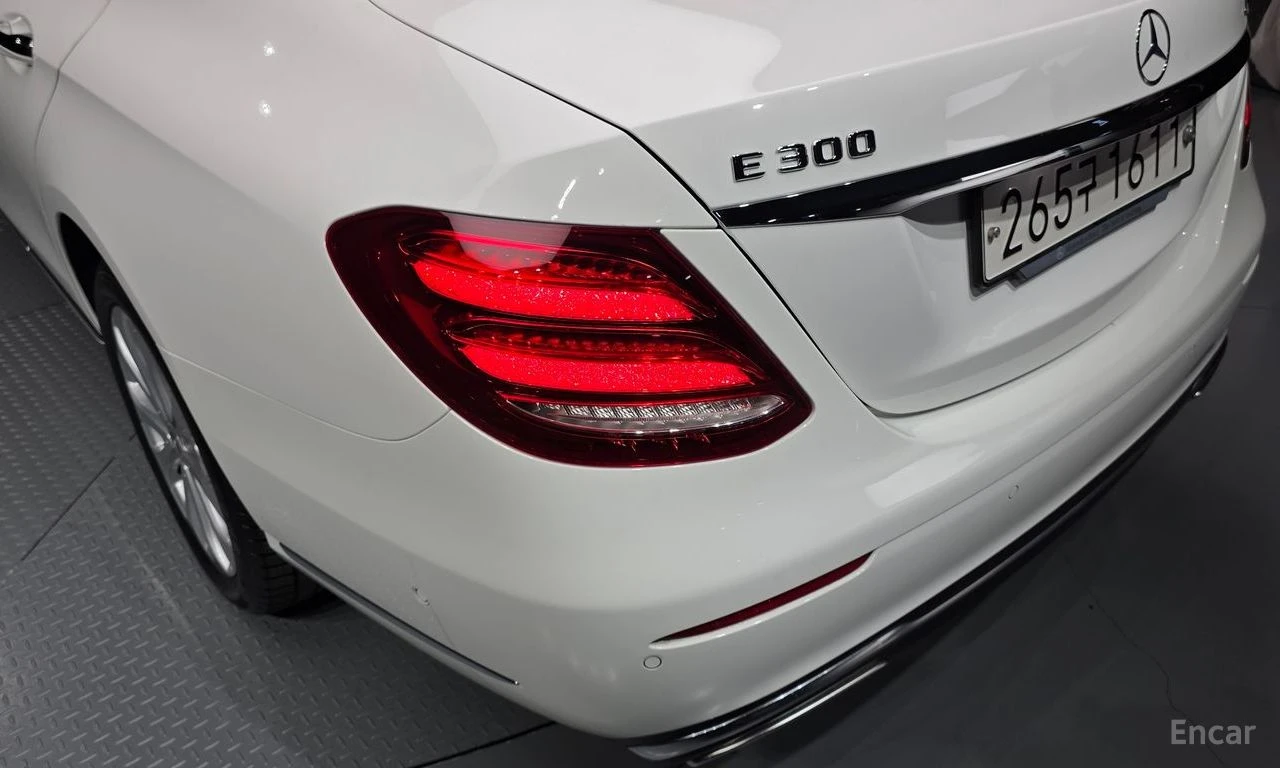 Mercedes-Benz E 300 ��������� * ��������� * HEAD-UP * BURMESTER | Mobile.bg � ����������� 9