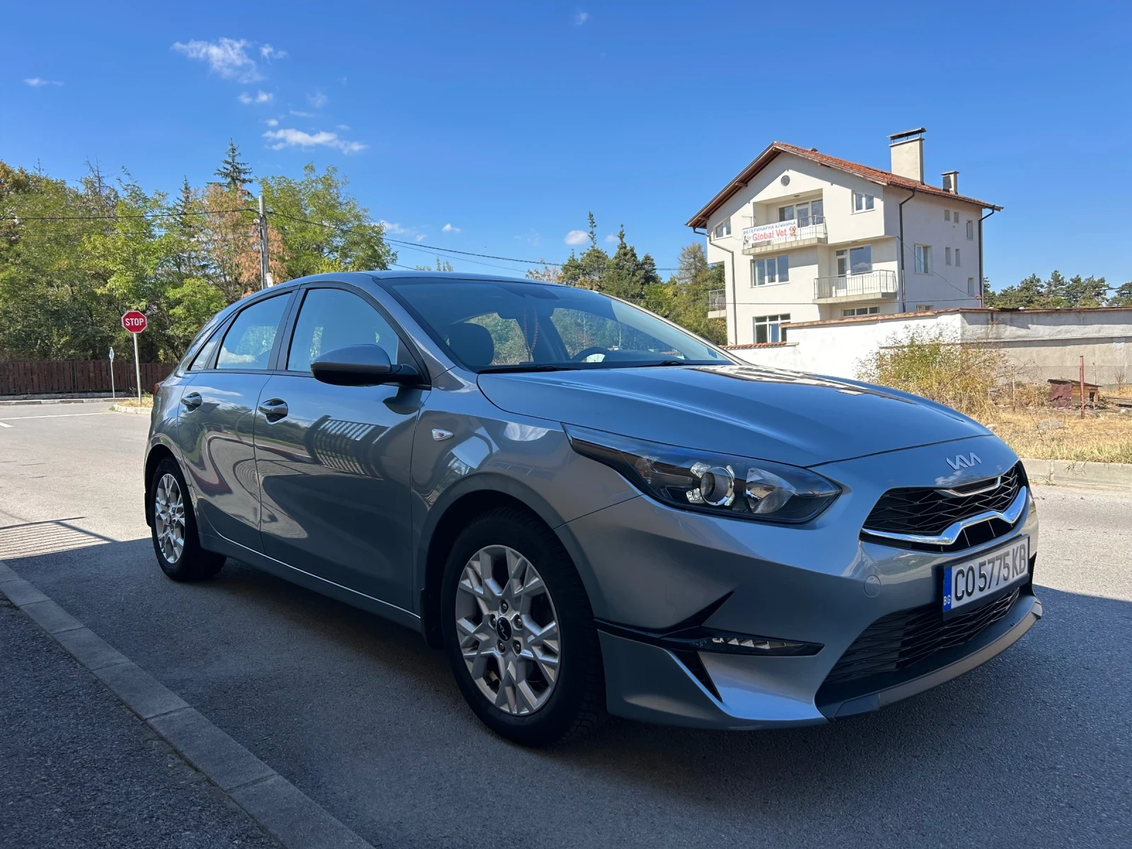 Kia Ceed 1.5 T-GDI, снимка 2 - Автомобили и джипове - 56129922