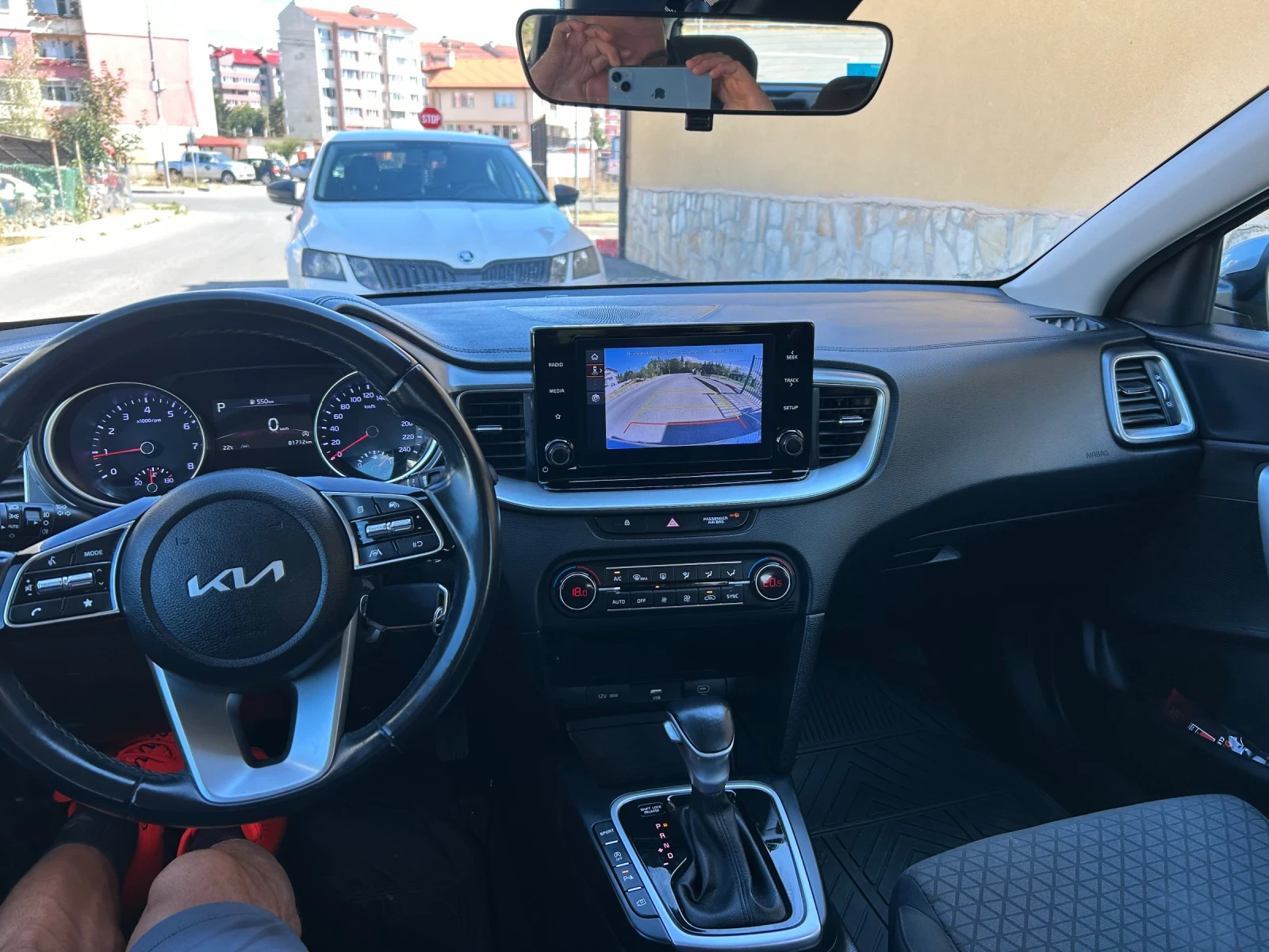 Kia Ceed 1.5 T-GDI, снимка 7 - Автомобили и джипове - 56129922