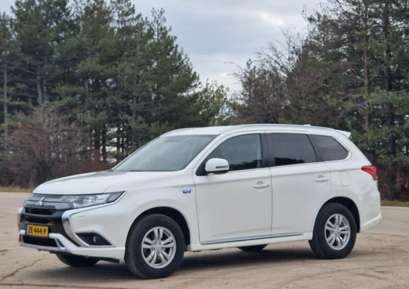 Mitsubishi Outlander PHEV Топ Състояние, снимка 5 - Автомобили и джипове - 48672204