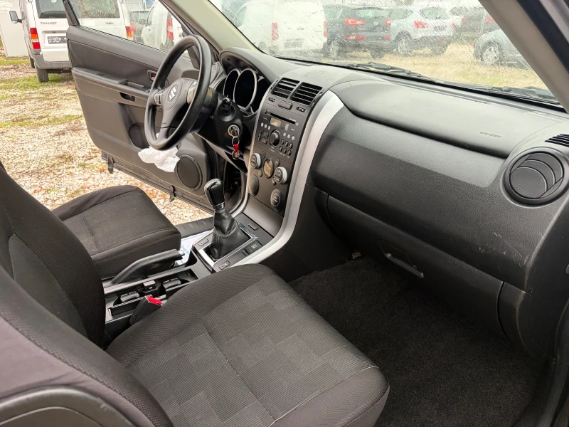 Suzuki Grand vitara 1.6I, снимка 12 - Автомобили и джипове - 52662899
