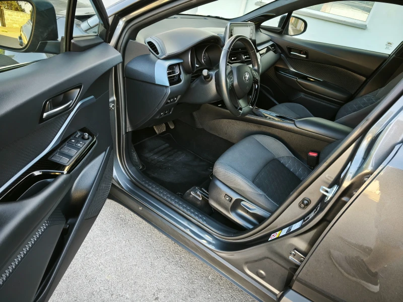 Toyota C-HR 1.2i /4x4/FACELIFT/Гаранция/, снимка 7 - Автомобили и джипове - 52826412