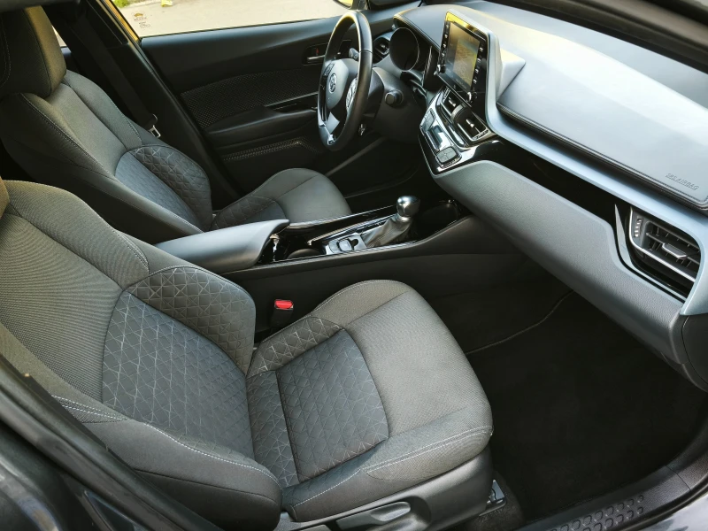Toyota C-HR 1.2i /4x4/FACELIFT/Гаранция/, снимка 10 - Автомобили и джипове - 52826412