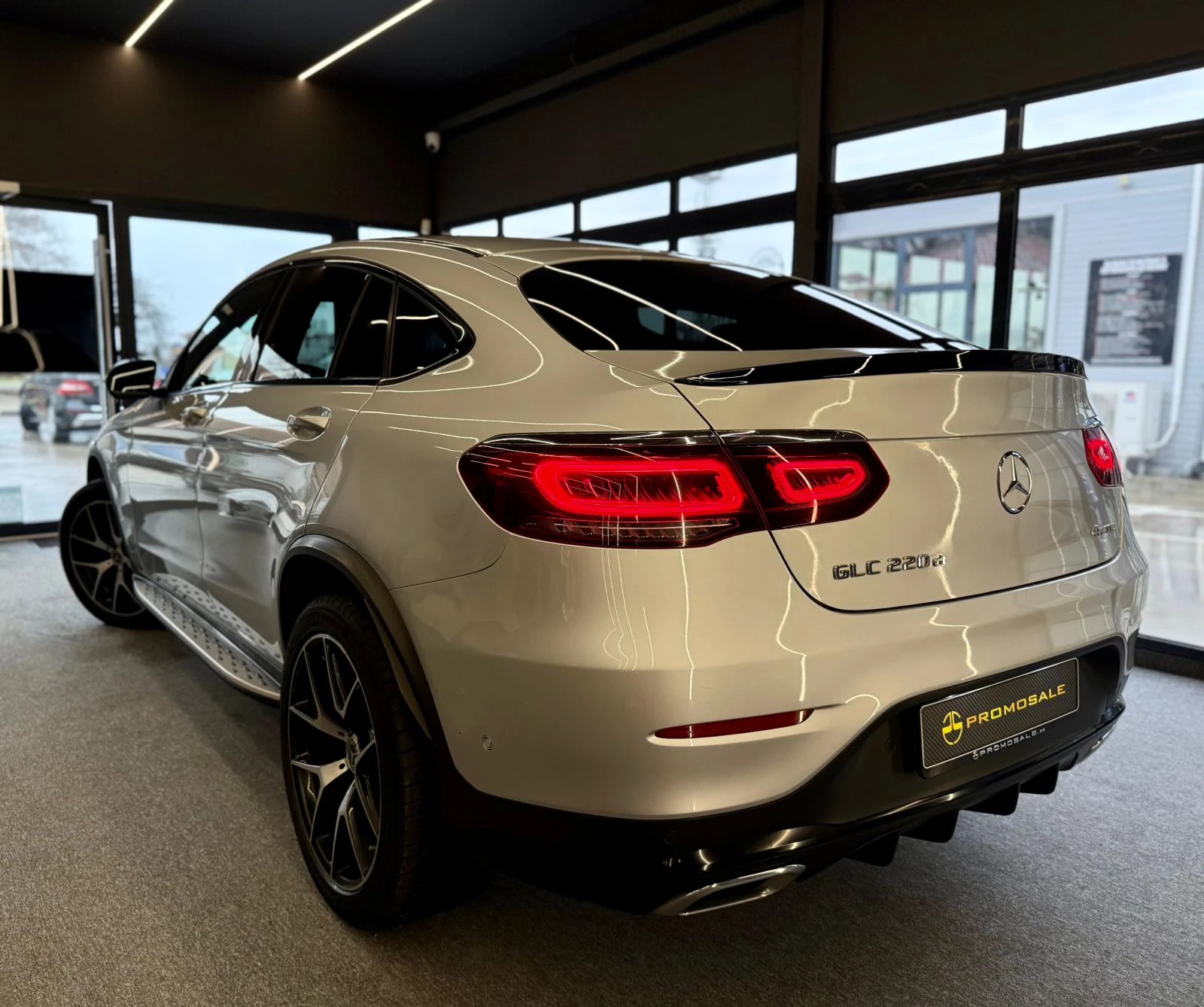 Mercedes-Benz GLC 220 D * Coupe * AMG * 4Matic* 360* Face* Лизинг - изображение 4