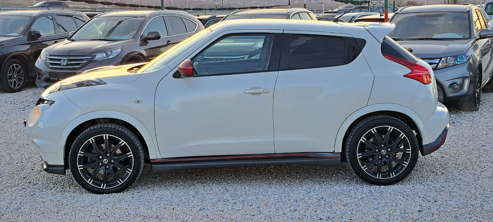 Nissan Juke 1.6 Nismo Ауто 4x4 Нави Уникат, снимка 4 - Автомобили и джипове - 53803735