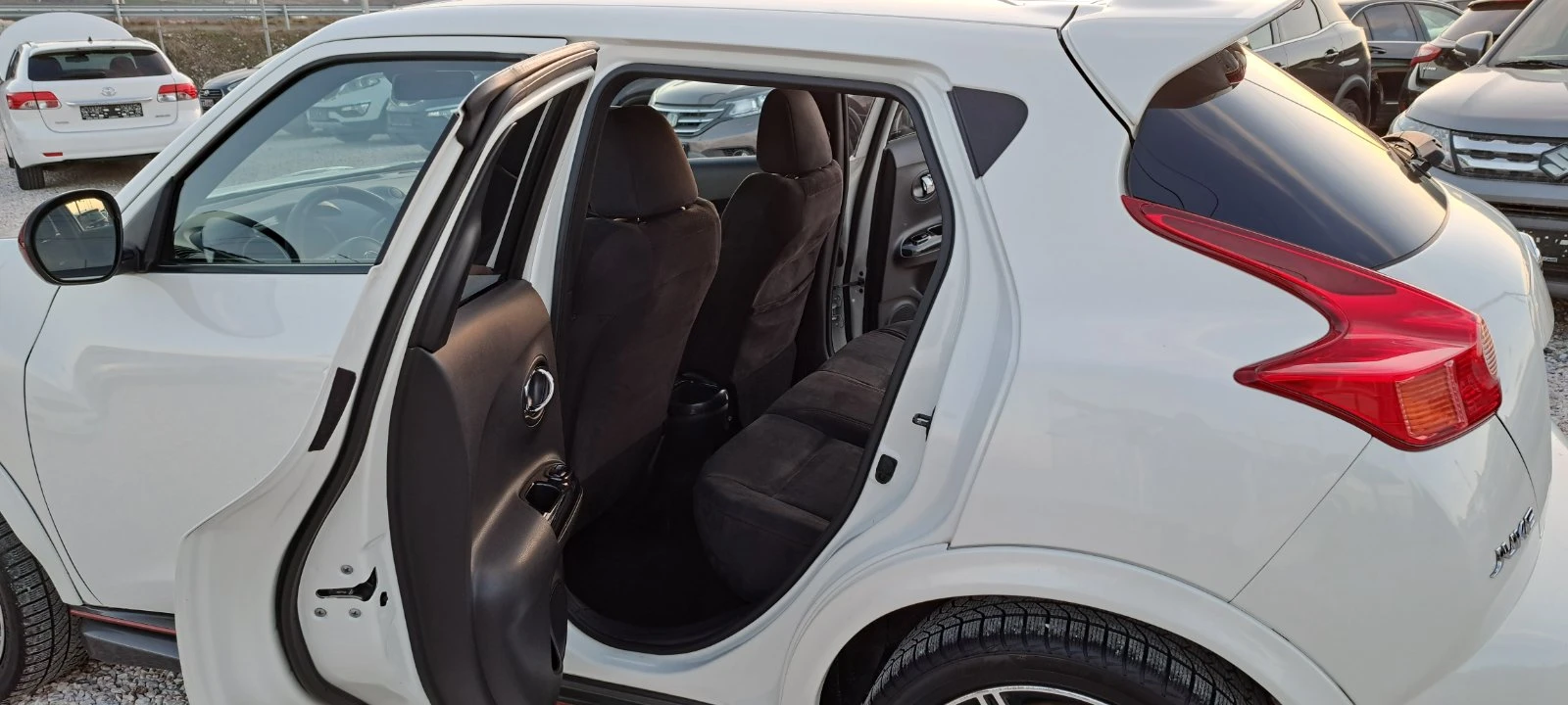 Nissan Juke 1.6 Nismo Ауто 4x4 Нави Уникат, снимка 16 - Автомобили и джипове - 53803735