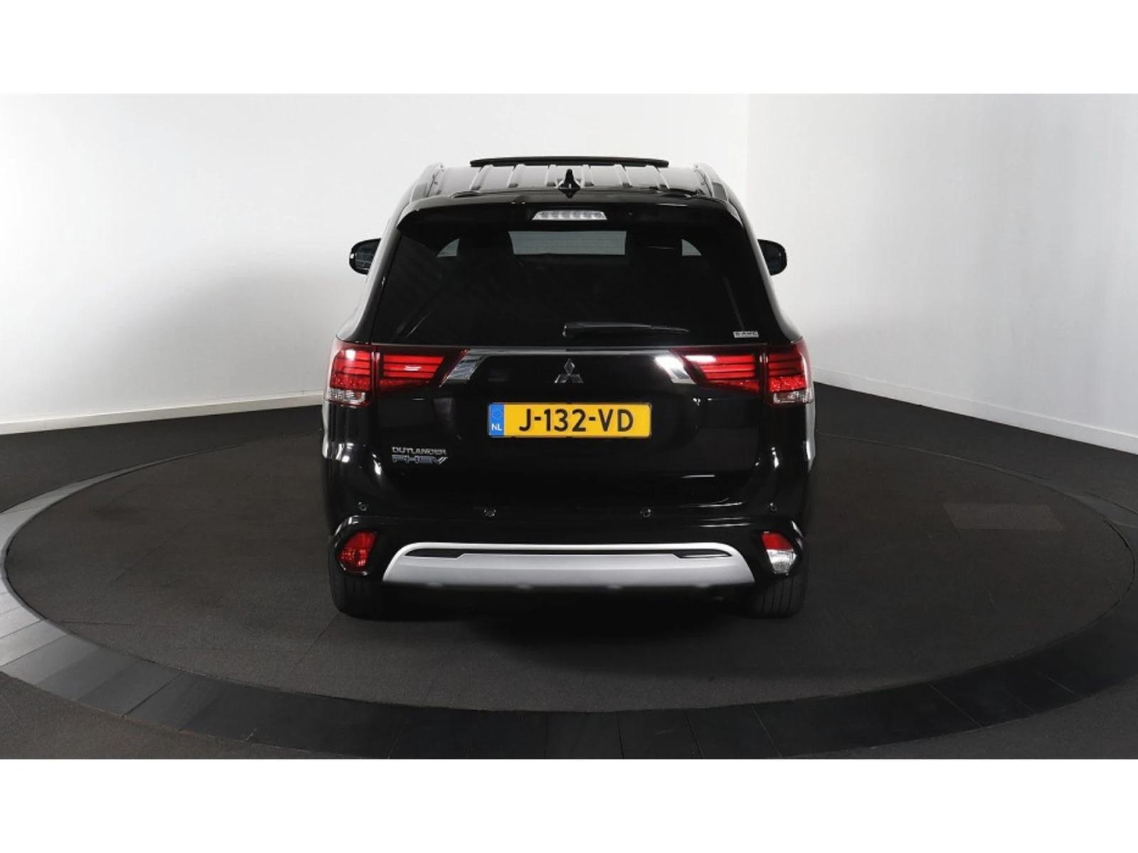 Mitsubishi Outlander Intense, снимка 7 - Автомобили и джипове - 54550266