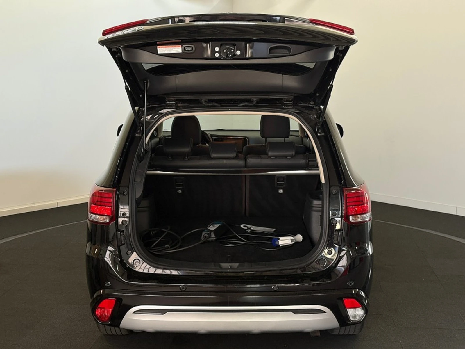 Mitsubishi Outlander Intense, снимка 8 - Автомобили и джипове - 54550266