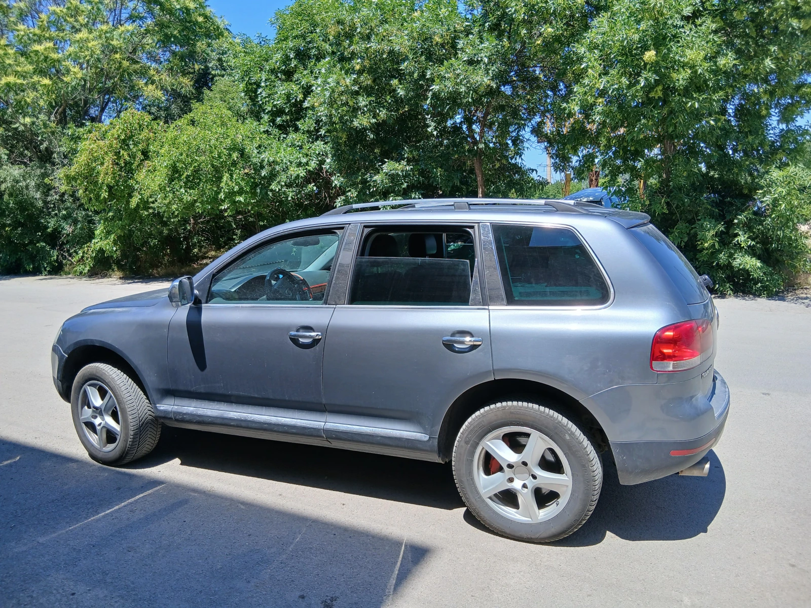 VW Touareg, снимка 2 - Автомобили и джипове - 54886901