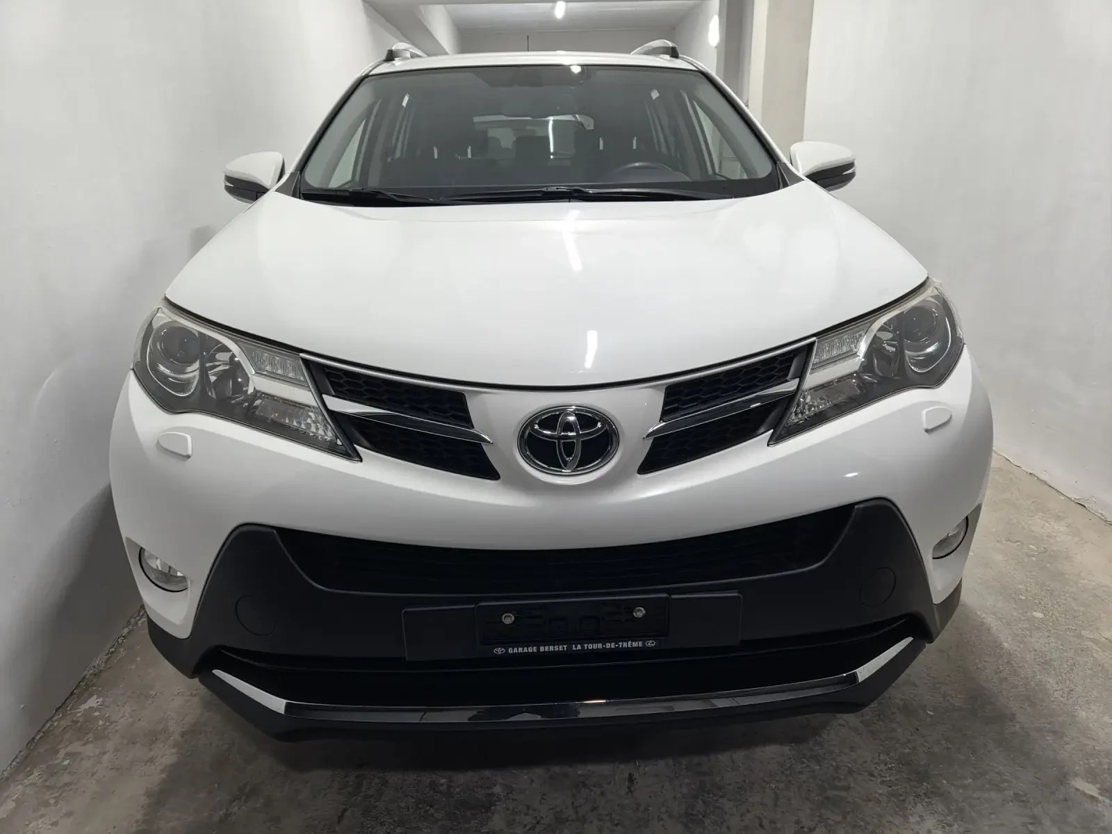Toyota Rav4 2.0 i KEYLESS 4X4 151PS STYLE MAN 6 SPEED 8 ГУМИ , снимка 2 - Автомобили и джипове - 54923810