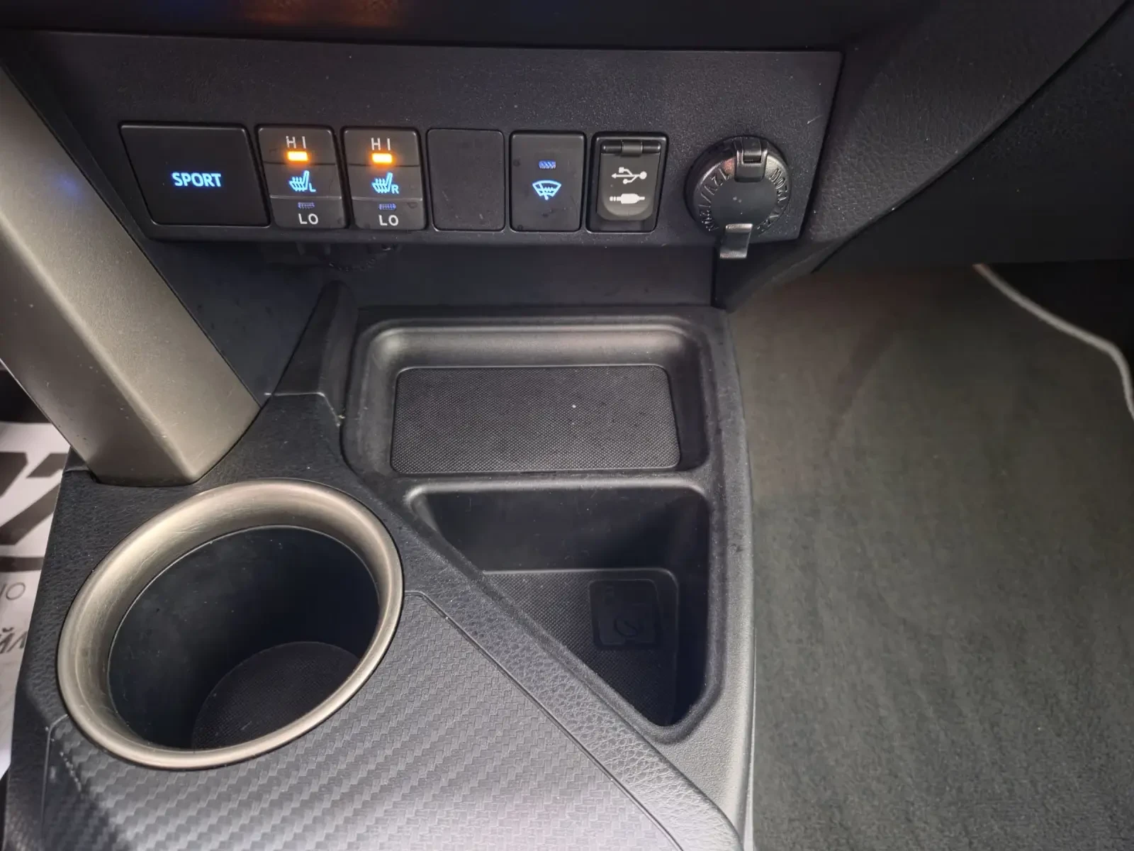 Toyota Rav4 2.0 i KEYLESS 4X4 151PS STYLE MAN 6 SPEED 8 ГУМИ , снимка 10 - Автомобили и джипове - 54923810