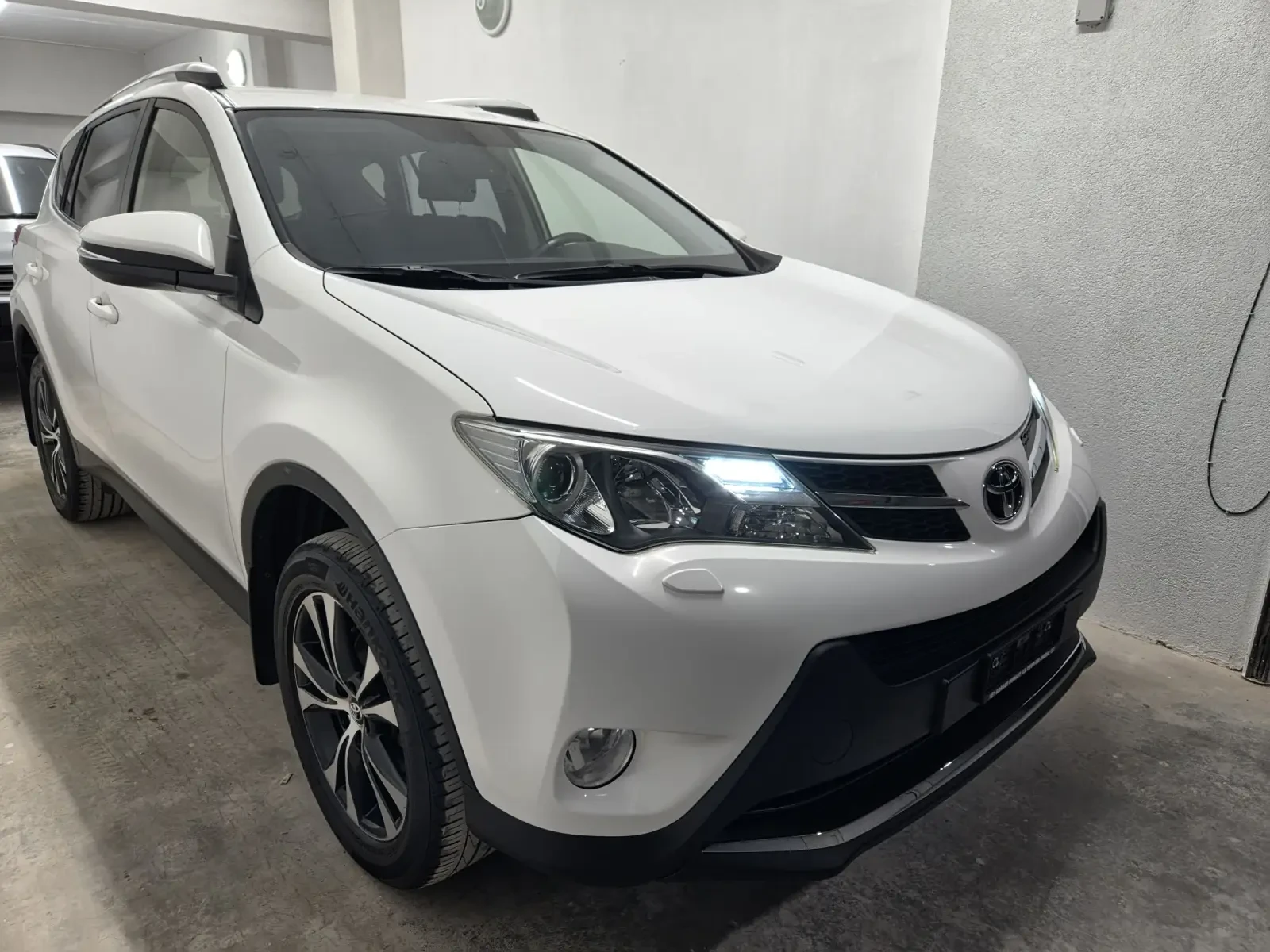 Toyota Rav4 2.0 i KEYLESS 4X4 151PS STYLE MAN 6 SPEED 8 ГУМИ , снимка 3 - Автомобили и джипове - 54923810